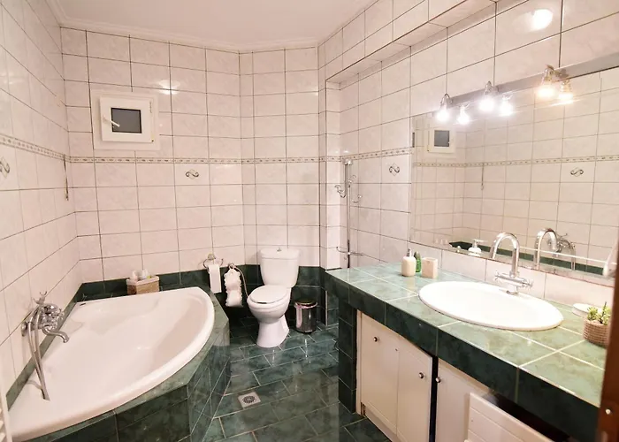 La Maison Blanche Villa *